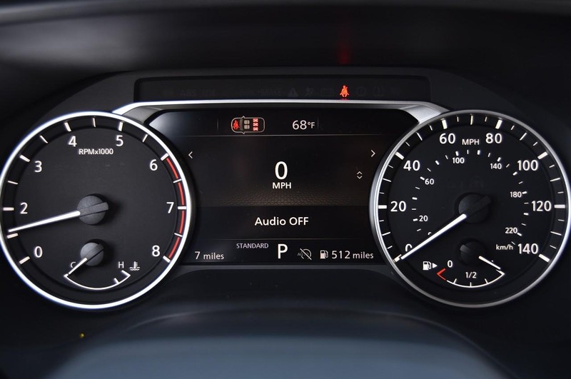 Nissan Rogue Vehicle Image 12