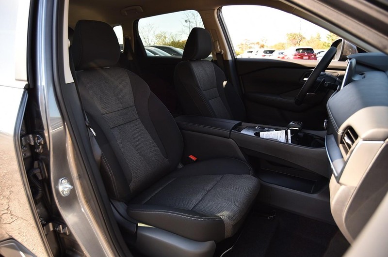 Nissan Rogue Vehicle Image 20