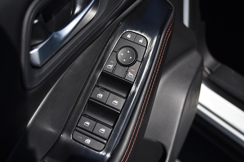 Nissan Rogue Vehicle Image 09