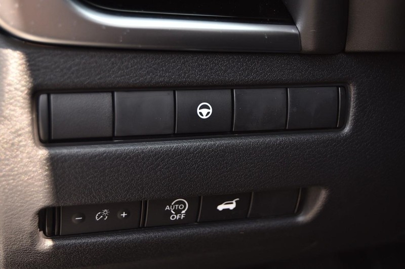 Nissan Rogue Vehicle Image 11