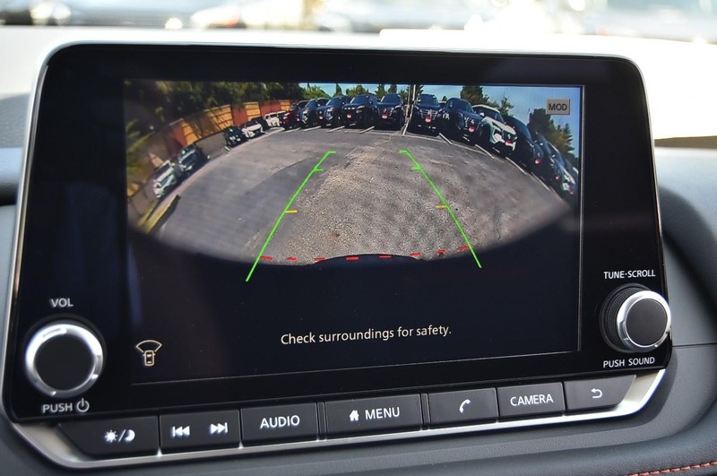 Nissan Rogue Vehicle Image 16