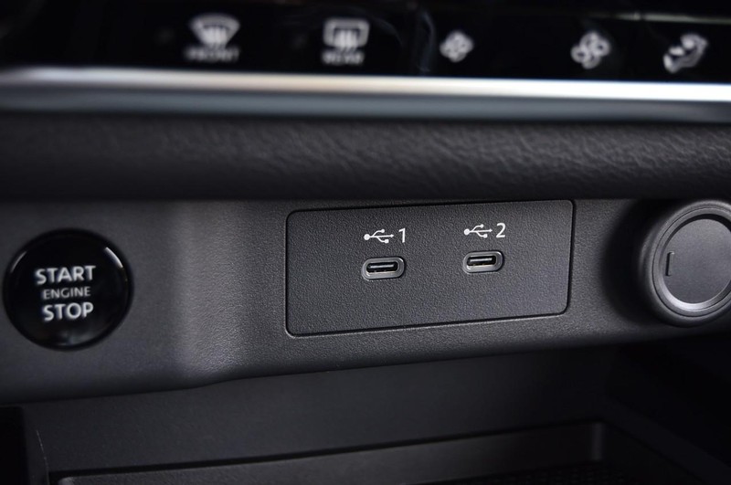 Nissan Rogue Vehicle Image 18
