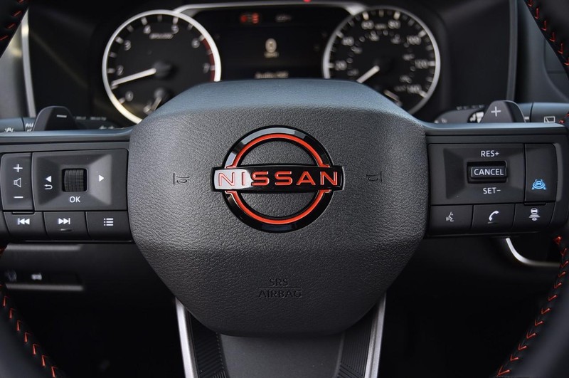 Nissan Rogue Vehicle Image 20