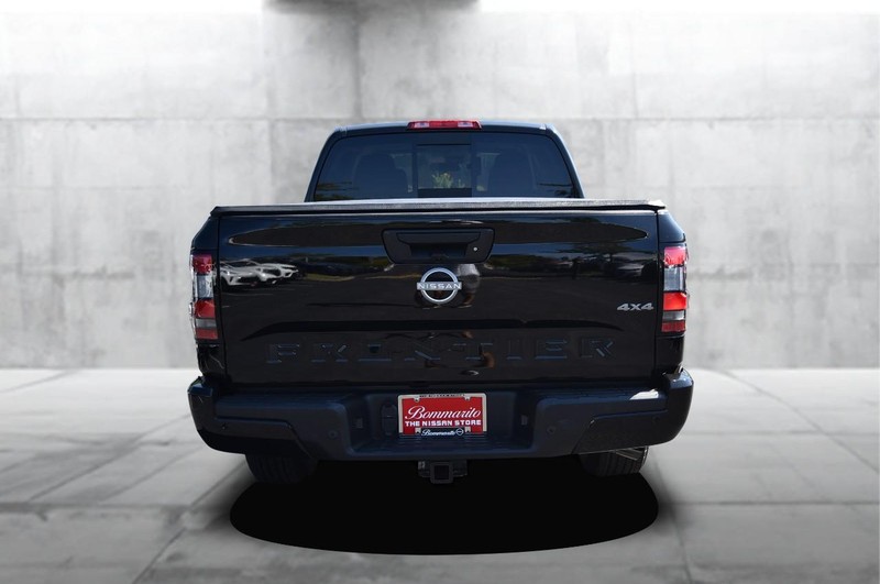Nissan Frontier Vehicle Image 06