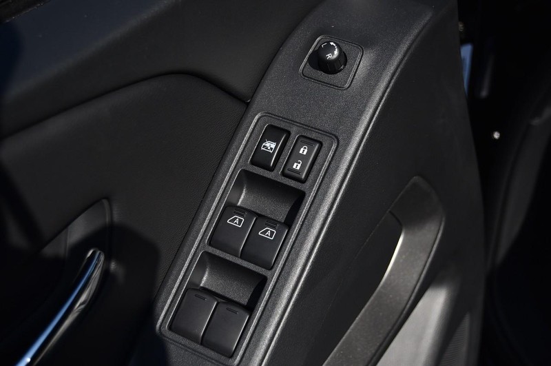 Nissan Frontier Vehicle Image 09