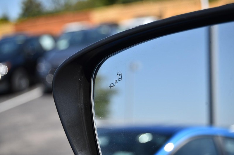 Nissan Frontier Vehicle Image 11