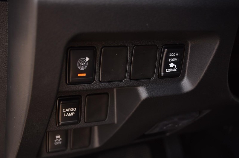 Nissan Frontier Vehicle Image 13