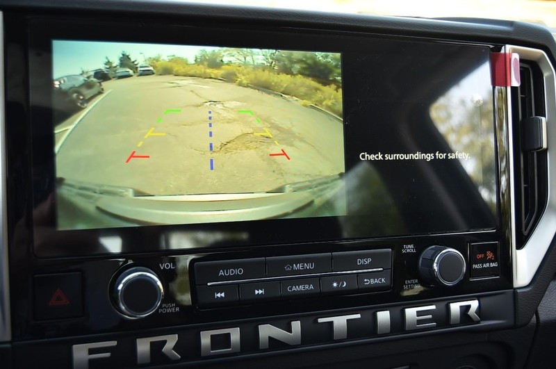 Nissan Frontier Vehicle Image 15