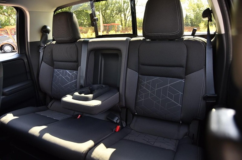 Nissan Frontier Vehicle Image 24