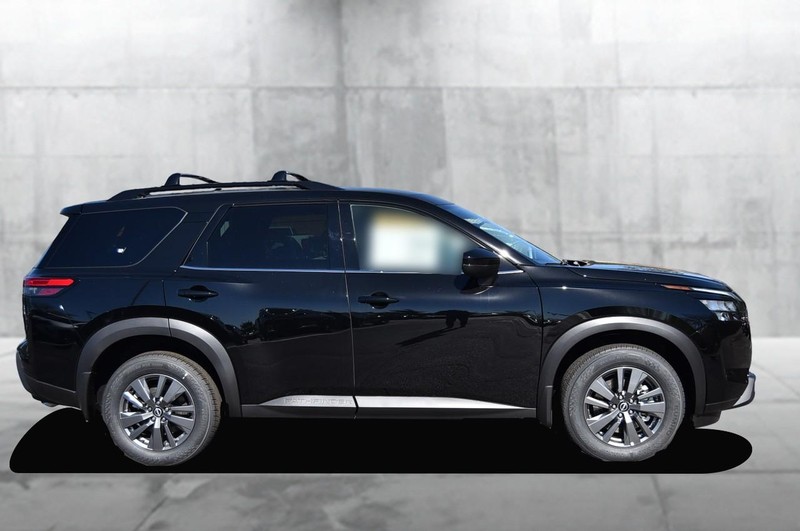 Nissan Pathfinder Vehicle Image 05