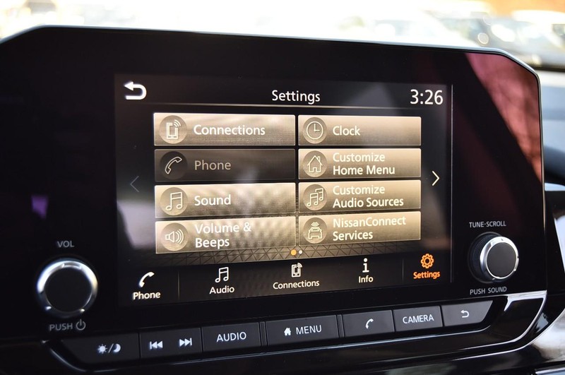 Nissan Pathfinder Vehicle Image 14