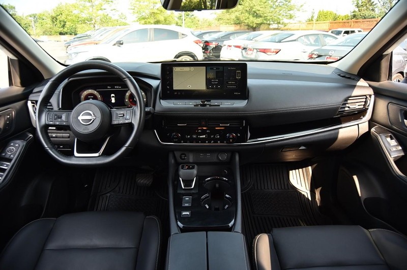 Nissan Rogue Vehicle Image 08
