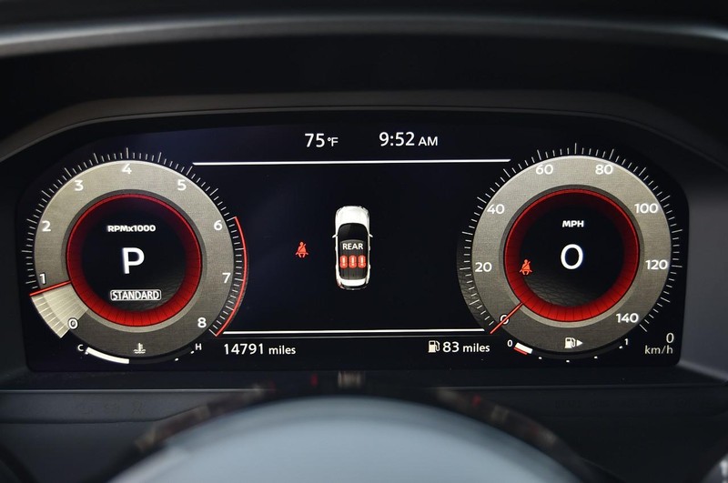 Nissan Rogue Vehicle Image 13
