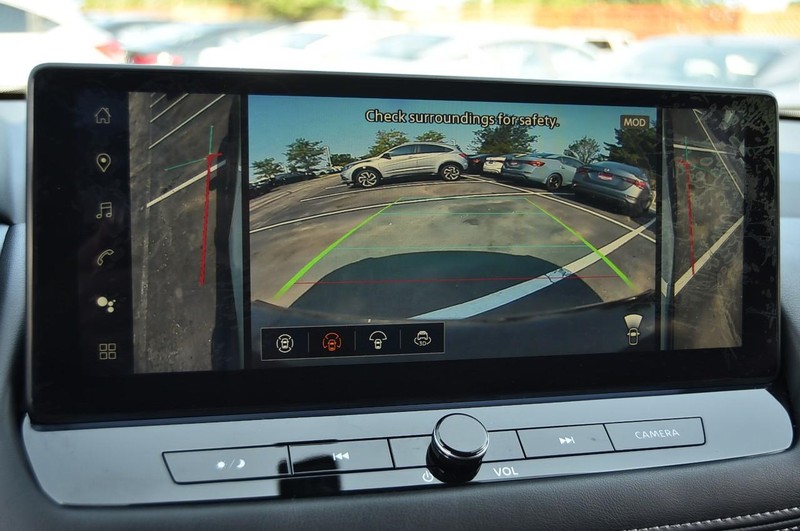 Nissan Rogue Vehicle Image 16