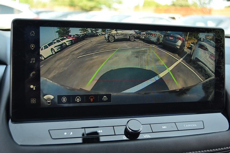 Nissan Rogue Vehicle Image 17