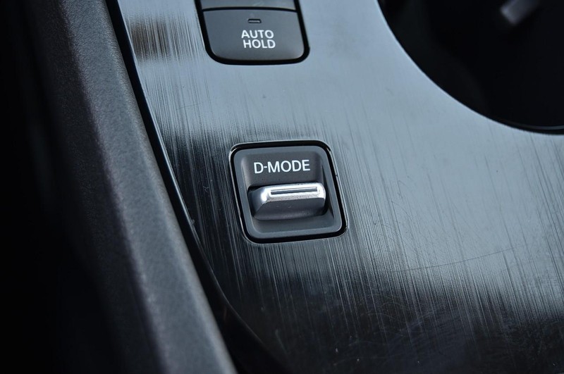 Nissan Rogue Vehicle Image 20