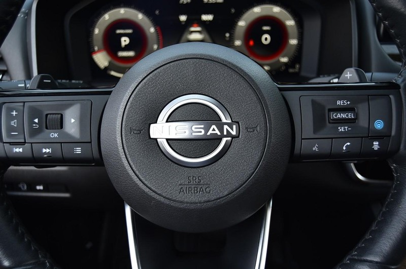 Nissan Rogue Vehicle Image 21