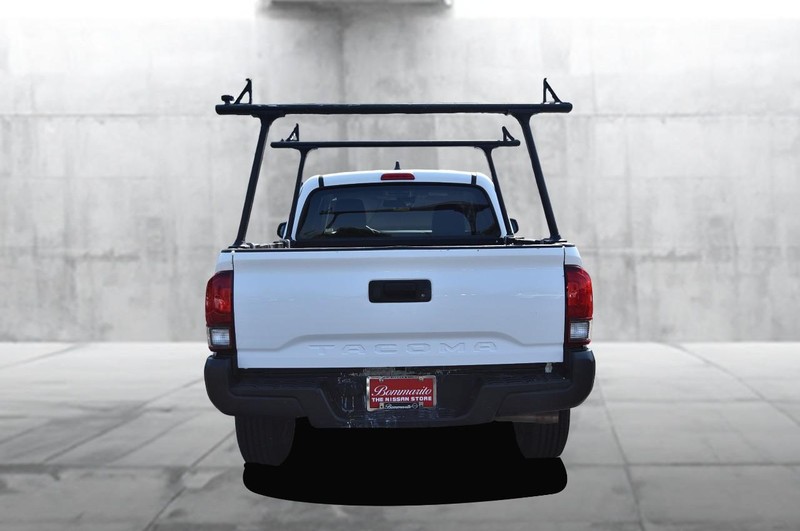 Toyota Tacoma 2WD Vehicle Image 06