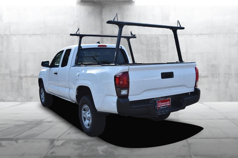 Toyota Tacoma 2WD Vehicle Image 08
