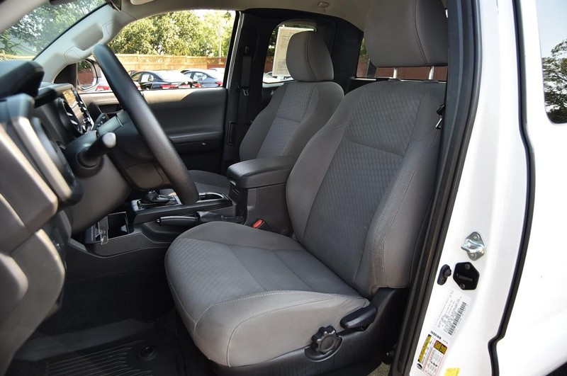Toyota Tacoma 2WD Vehicle Image 19