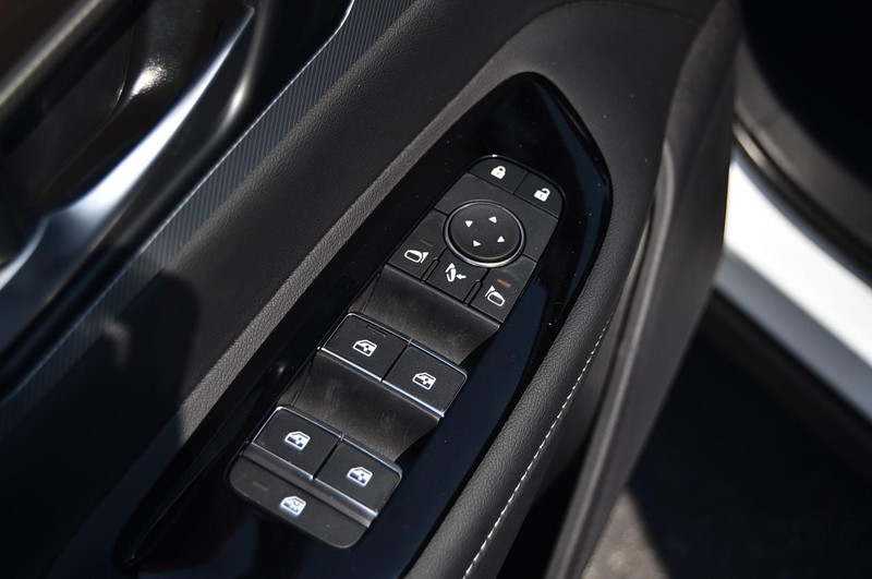 Nissan Murano Vehicle Image 09