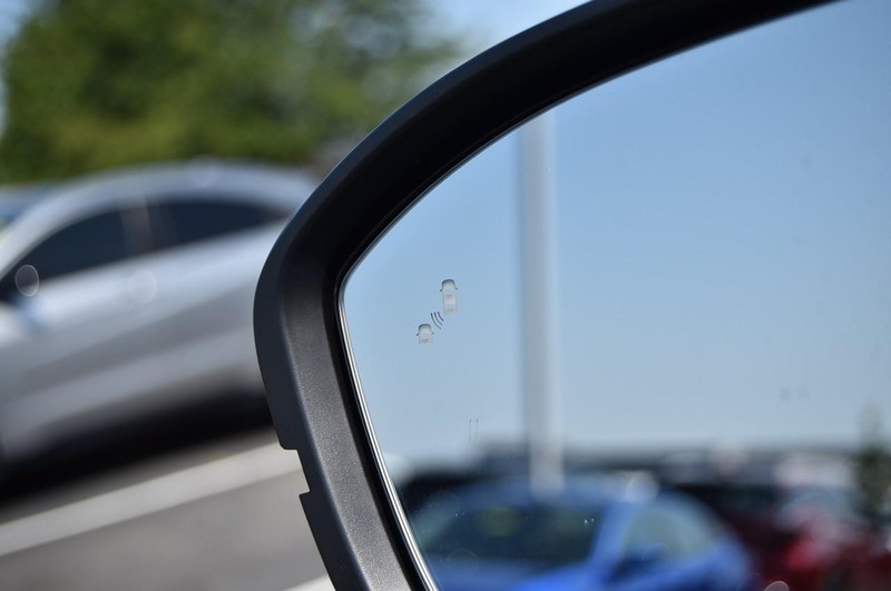 Nissan Murano Vehicle Image 11