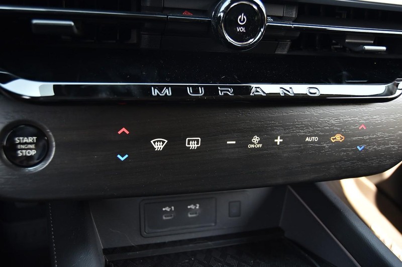 Nissan Murano Vehicle Image 21