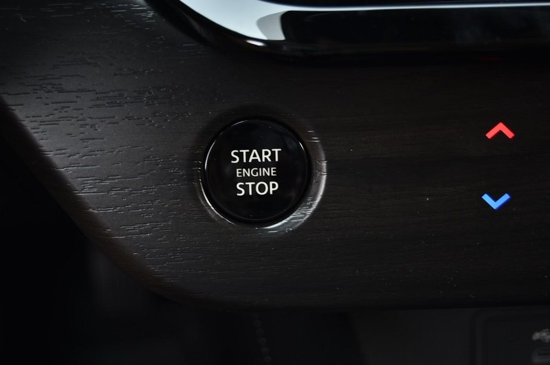Nissan Murano Vehicle Image 25