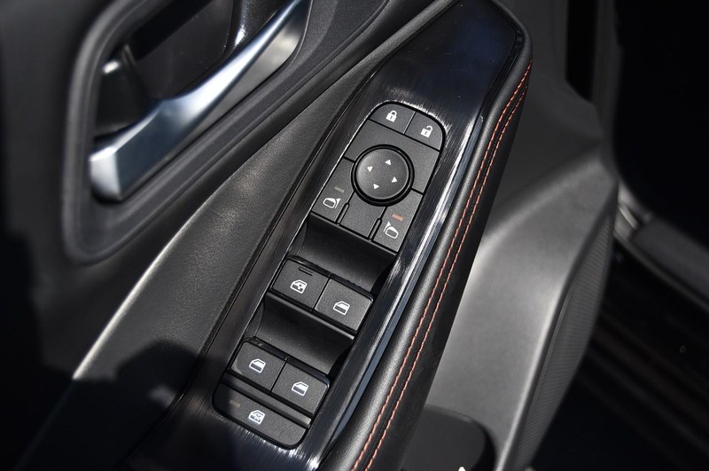 Nissan Rogue Vehicle Image 09