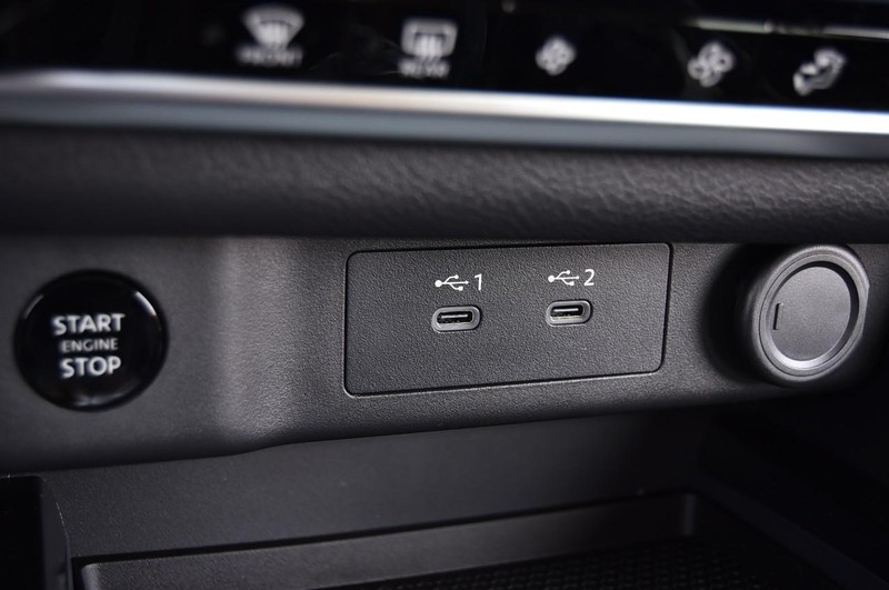 Nissan Rogue Vehicle Image 18