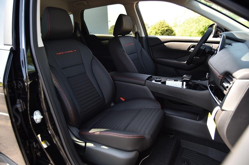 Nissan Rogue Vehicle Image 22
