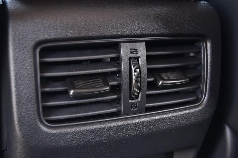 Nissan Rogue Vehicle Image 24