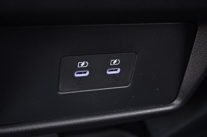 Nissan Rogue Vehicle Image 25