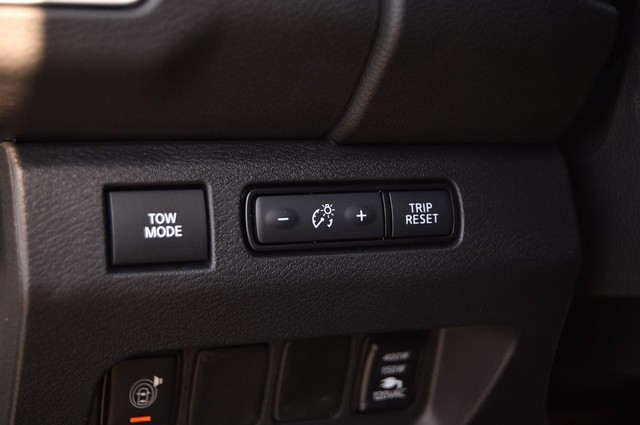 Nissan Frontier Vehicle Image 12