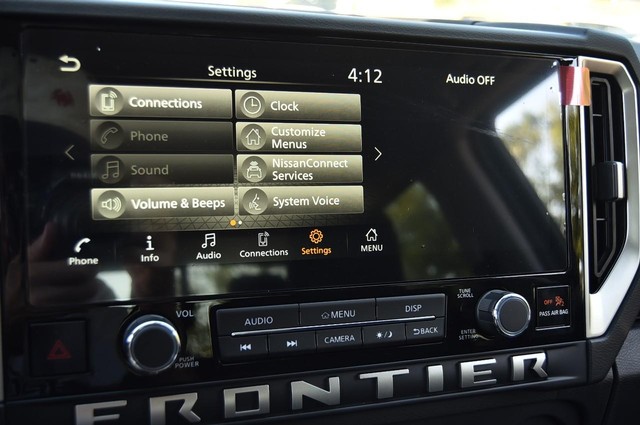 Nissan Frontier Vehicle Image 16