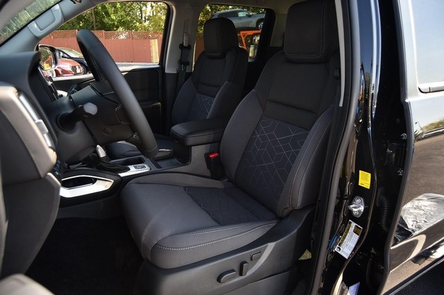 Nissan Frontier Vehicle Image 22