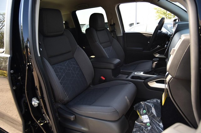 Nissan Frontier Vehicle Image 23