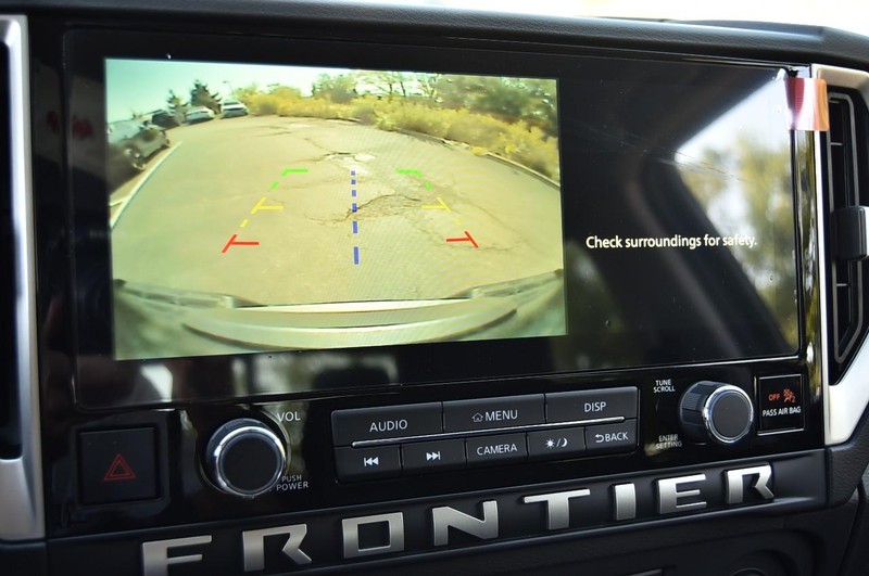 Nissan Frontier Vehicle Image 15