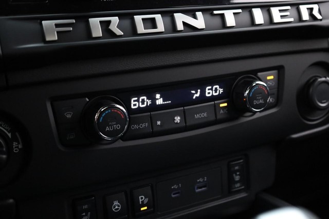 Nissan Frontier Vehicle Image 13