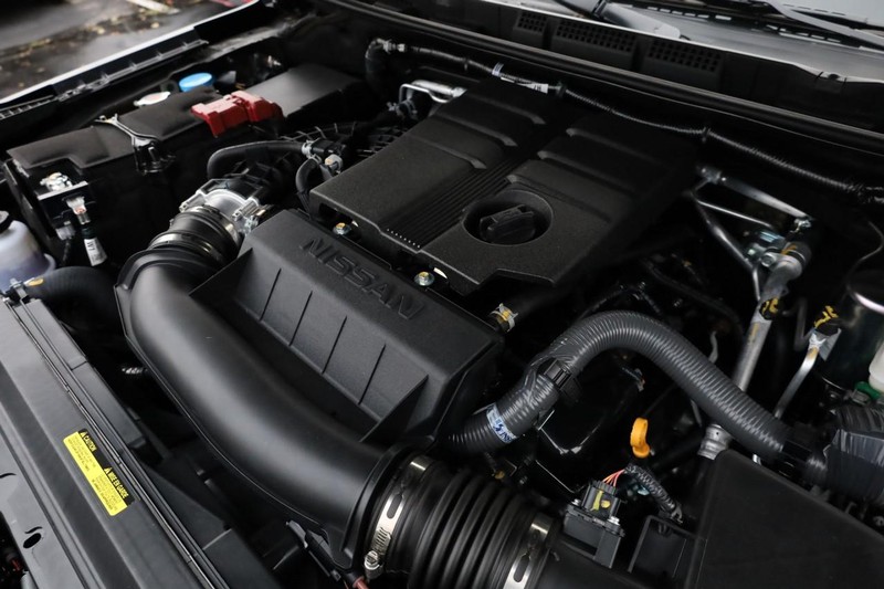 Nissan Frontier Vehicle Full-screen Gallery Image 26