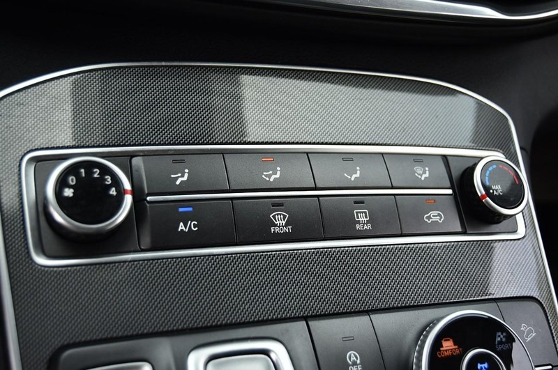 Hyundai Santa Fe Vehicle Image 15
