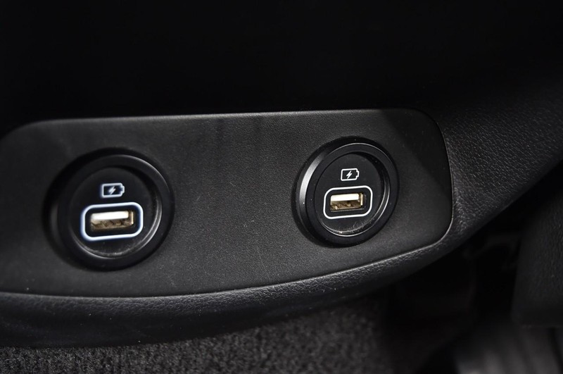 Hyundai Santa Fe Vehicle Image 23