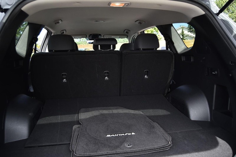 Hyundai Santa Fe Vehicle Image 24