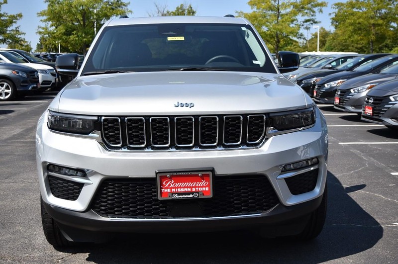 Jeep Grand Cherokee 4xe Vehicle Image 04