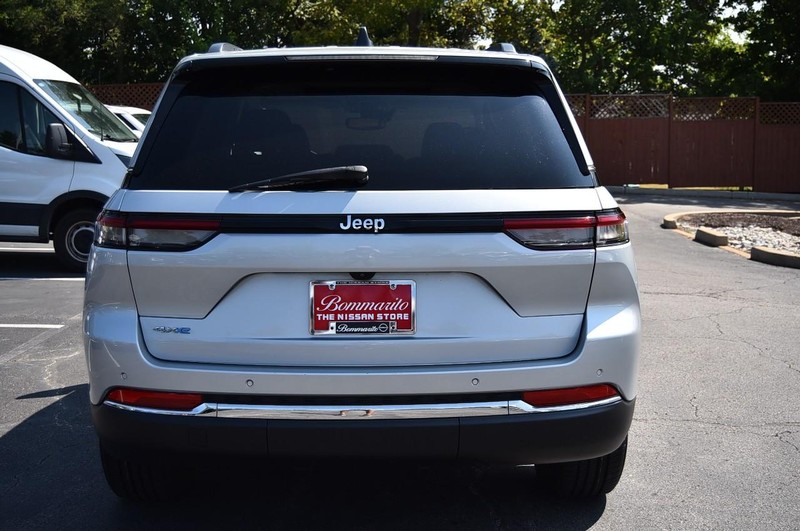 Jeep Grand Cherokee 4xe Vehicle Image 06
