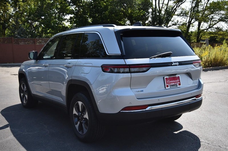 Jeep Grand Cherokee 4xe Vehicle Image 07