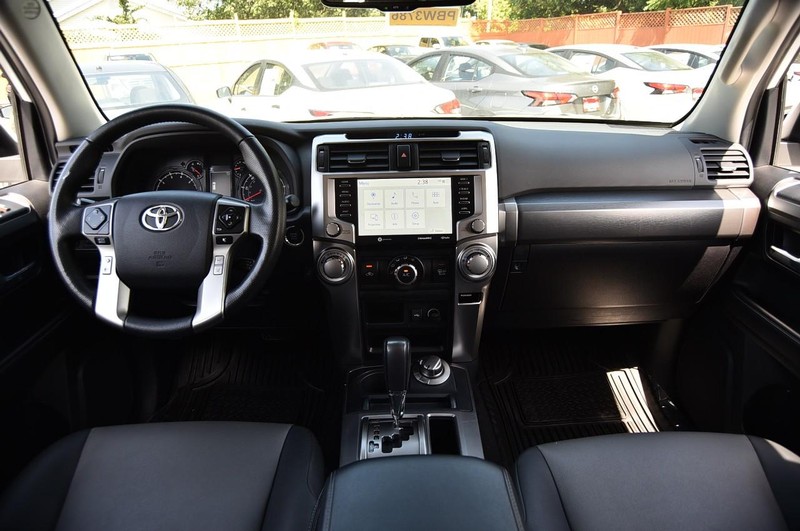 Toyota 4Runner Vehicle Image 08