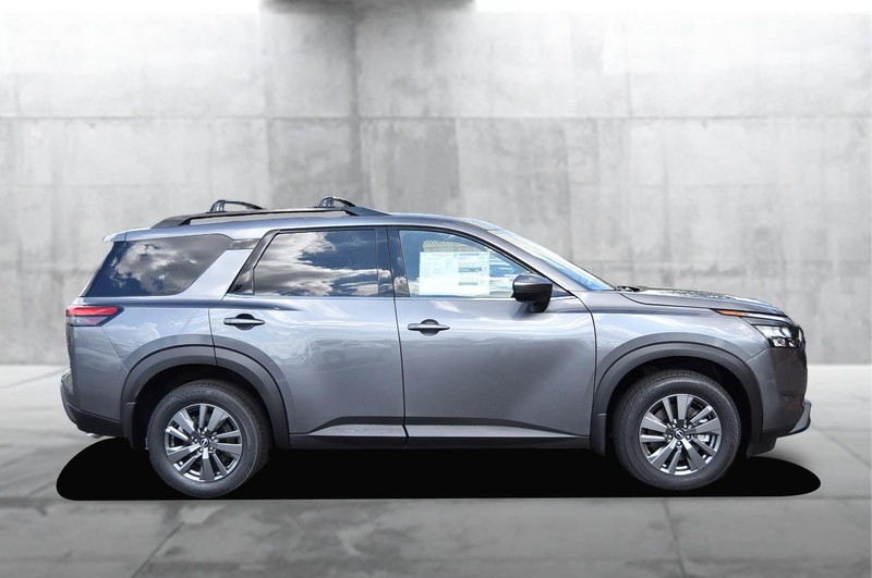 Nissan Pathfinder Vehicle Image 05