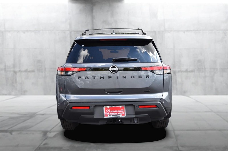 Nissan Pathfinder Vehicle Image 06