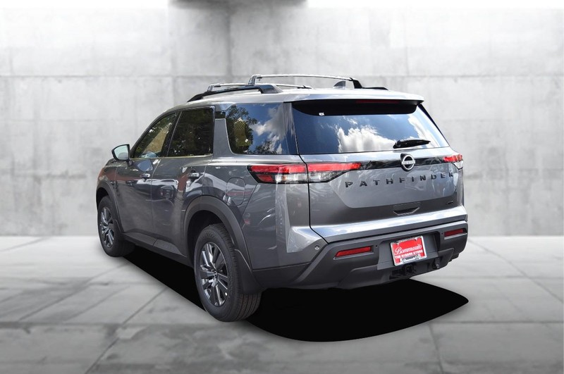 Nissan Pathfinder Vehicle Image 07